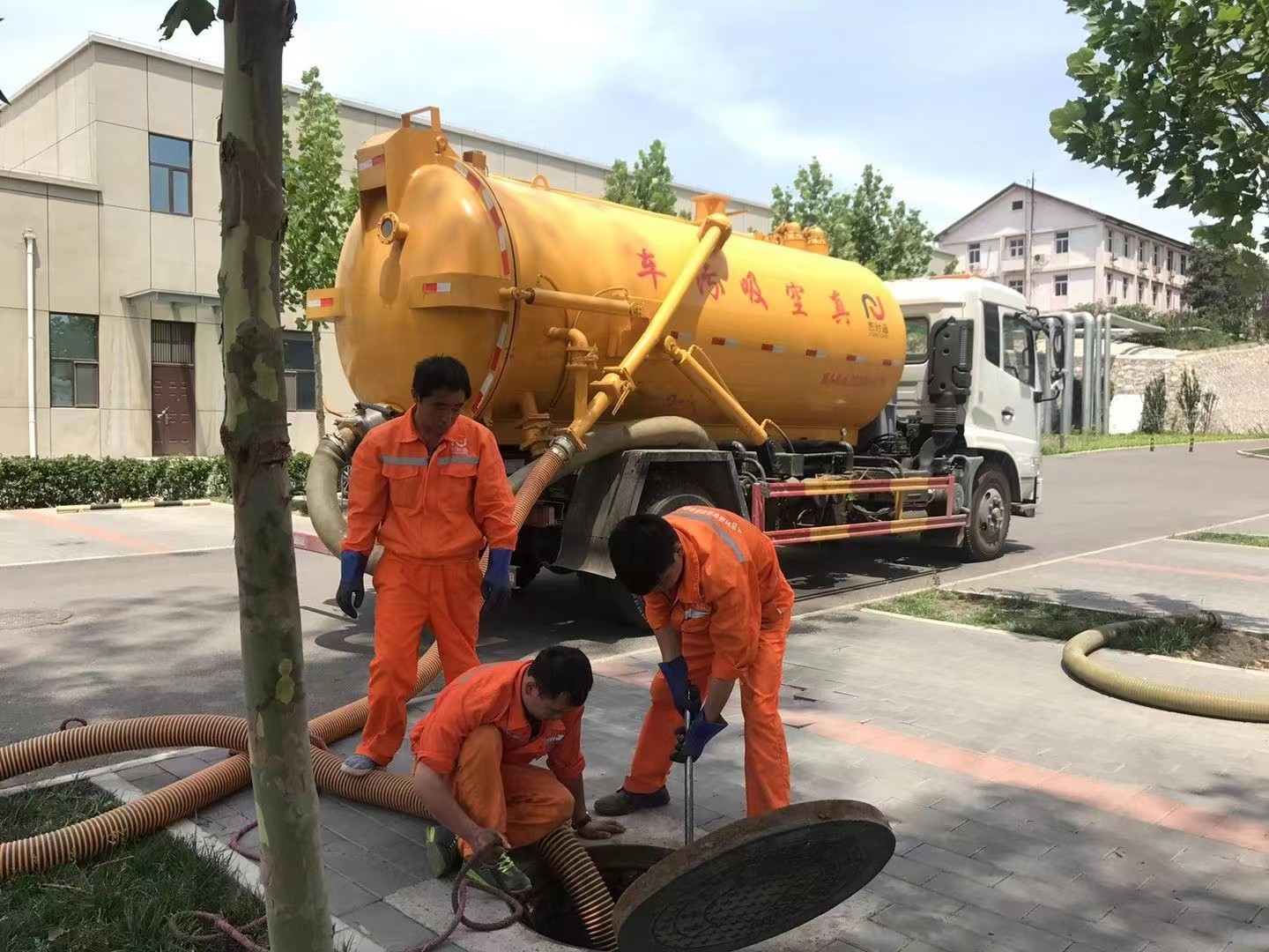 鹿泉化粪池清理与5-8吨吸粪车施工效率分析